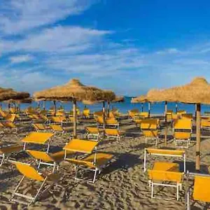 tirrenia-stella-maris-con-accesso-spiaggia.it-tuscanyhotel.com/